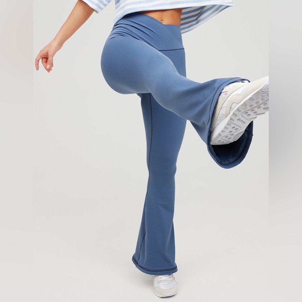 Aerie OFFLINE Real Me Crossover Flares Blue